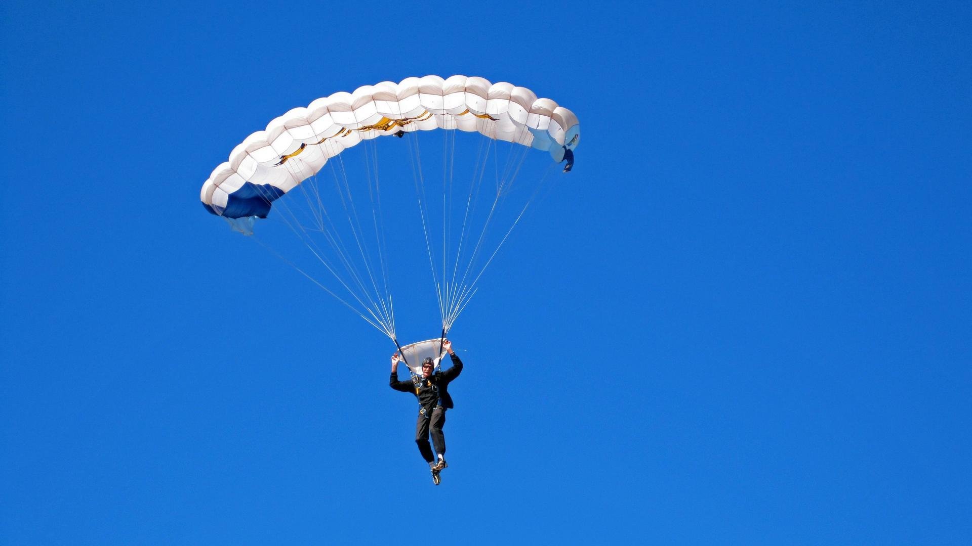 开云APP-爱德华兹爆发,当个人英雄主义成为悬念的终结者