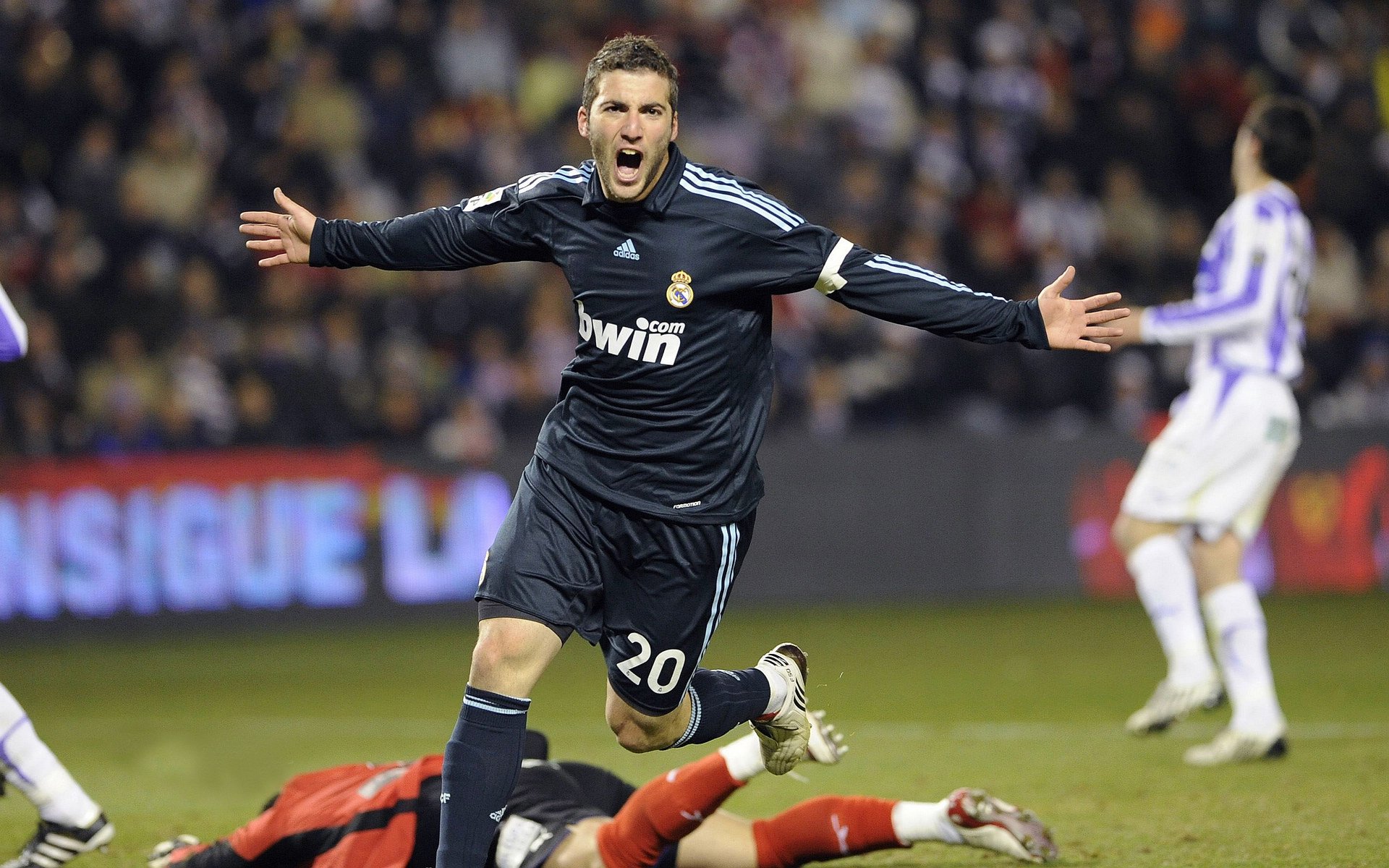 开云官网2026-奥运周期关键战之夜,小贾伦比赛走势一手掌控