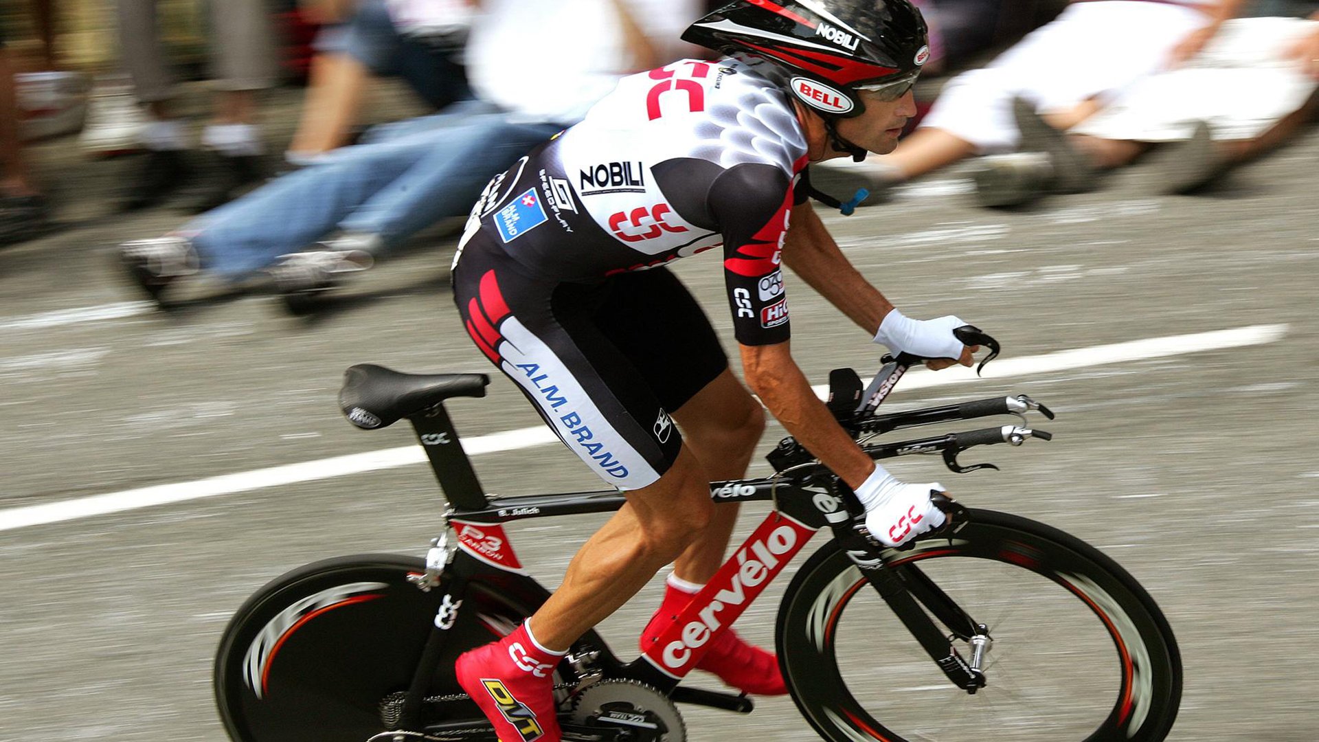 开云APP-加维的怒吼与芬兰的雪,当足球成为弱者的史诗